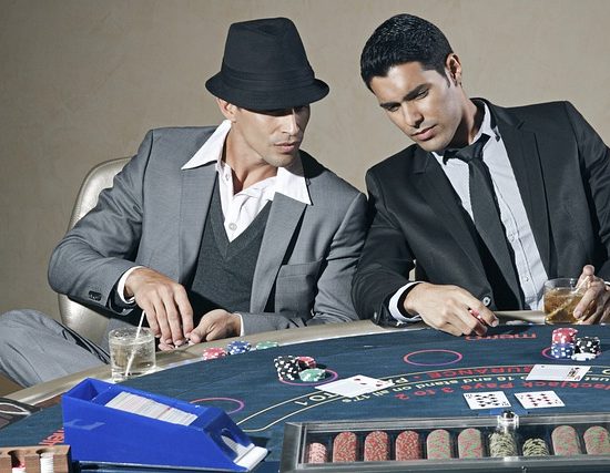James Bond Wikipédia, a enciclopédia livre